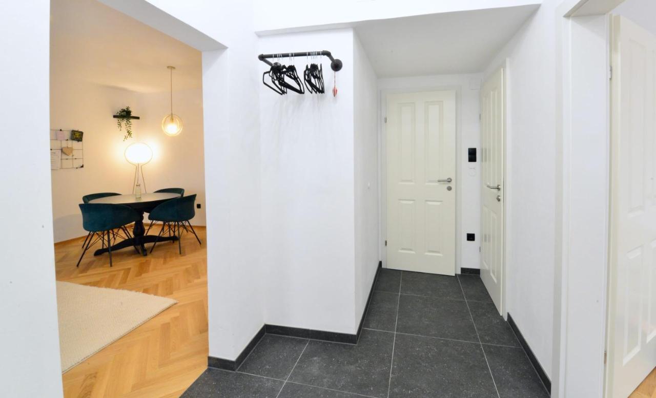 Ferienwohnung Modern Flat With Parking Space Wien Exterior foto