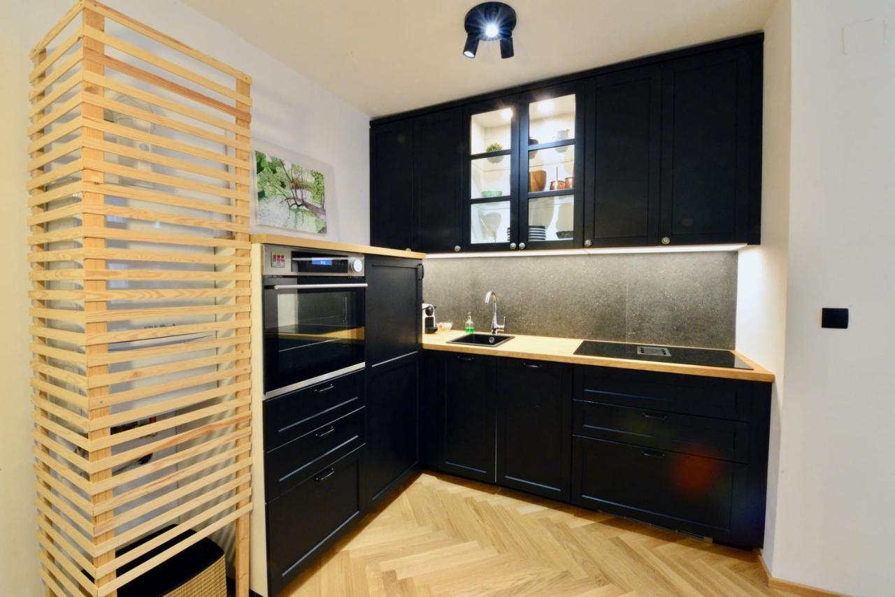 Ferienwohnung Modern Flat With Parking Space Wien Exterior foto