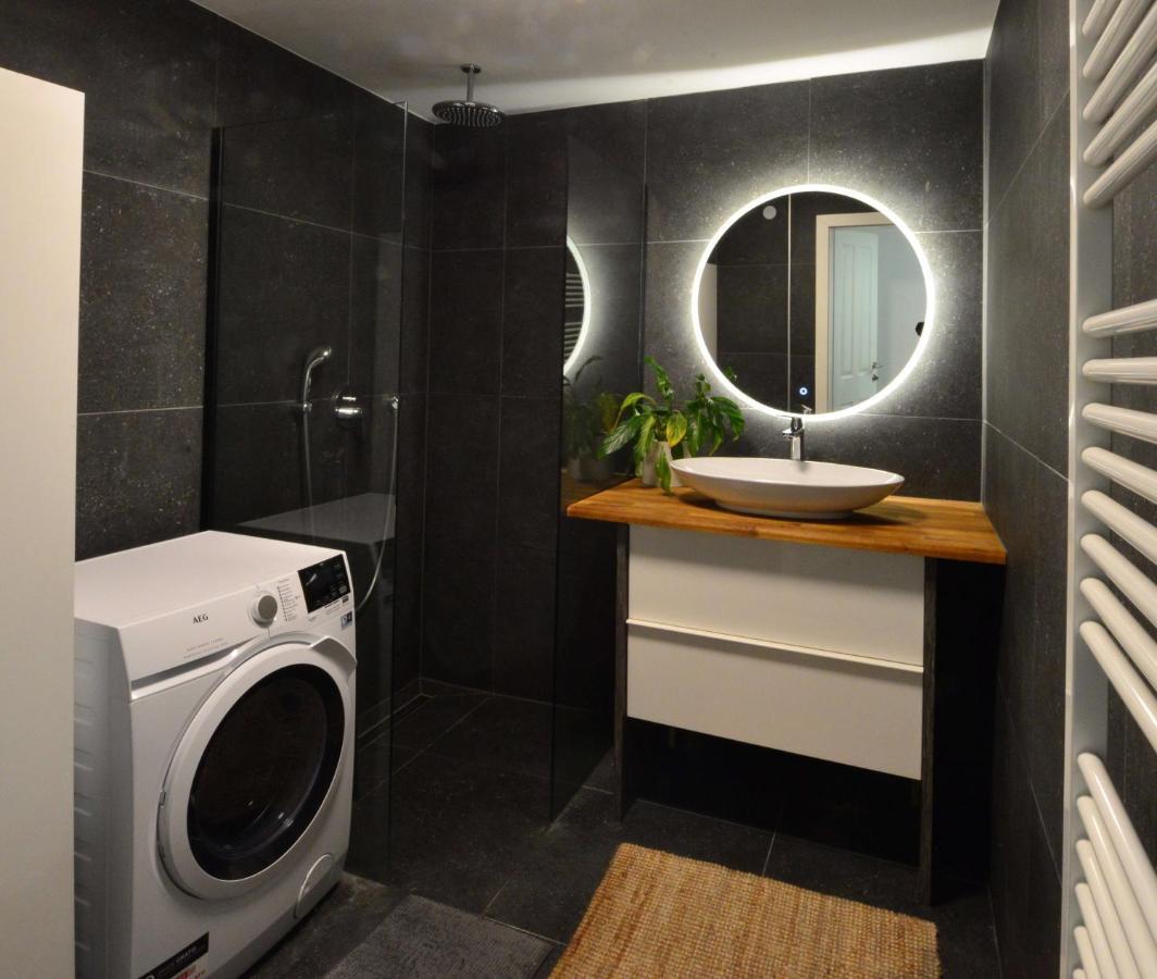 Ferienwohnung Modern Flat With Parking Space Wien Exterior foto